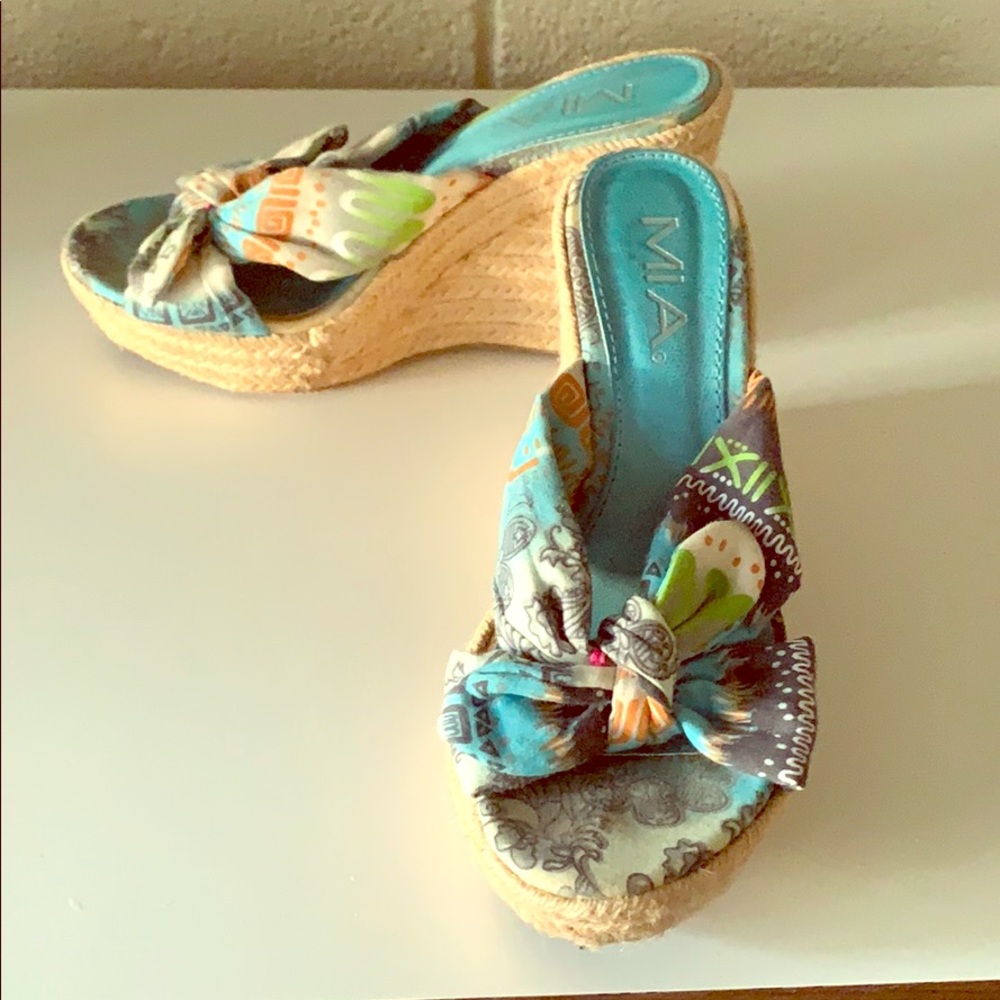 MIA Wedged Aztec sandals sz.7 Barely worn;Like new